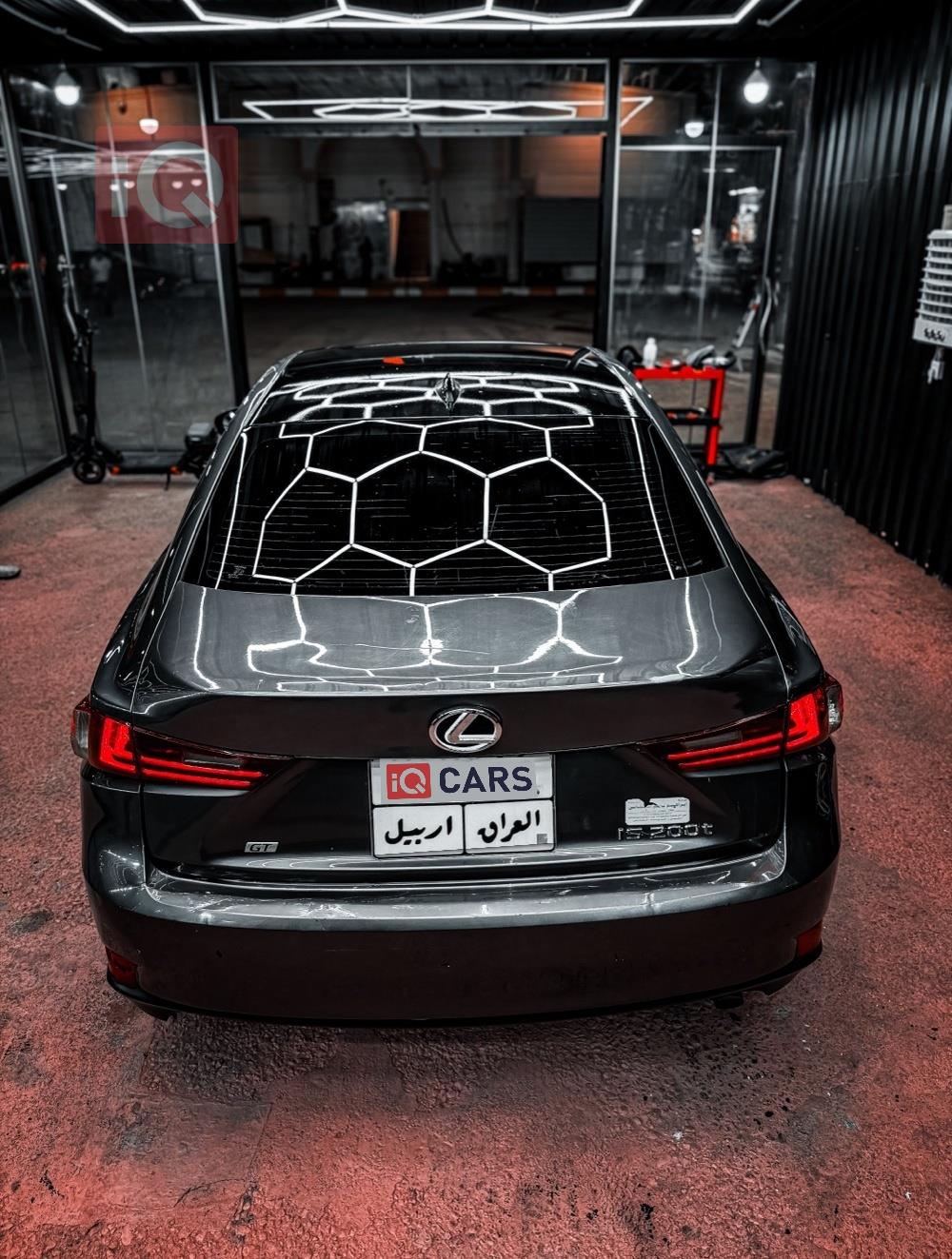 Lexus IS
